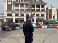 PRVE INFORMACIJE IZ BOLNICE: Poznato stanje žene (55) na koju je pao dio skele u centru Novog Sada