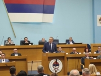 ŠTA SE DEŠAVA U SNSD-u: Niko neće mandat poslanika