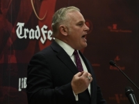 BAL VAMPIRA U ZAGREBU: Na ultrakonzervativnom skupu govor održao Vučićev obožavatelj, tu je i Vinko Puljić ali i...