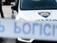 OPIRALA SE HAPŠENJU: Žena za kojom je raspisana potraga 'namjerno' udarila policijski auto