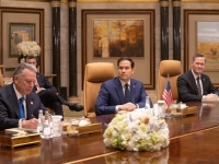 IAKO SU PREGOVORI PROPALI U ISLAMABADU: Američki mediji prenose da su Iran i SAD preko posrednika…