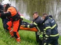 NOVI DETALJI DRAME NA SAVI: Migranti pronađeni pothlađeni, hitno prebačeni u bolnice