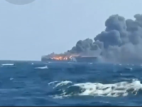 NOVA KATASTROFA U PERZIJSKOM ZALJEVU: Pojavio se snimak broda u plamenu usred Hormuškog tjesnaca (VIDEO)