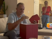 POKLON OCU KOJI JE SVE DAO ZA BIH: Lejla mu kupila karte za Mundijal, a njegova reakcija je nešto najljepše što ćete danas vidjeti (VIDEO)