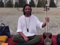 PATRIOTIZAM KOJI JE ZADIVIO SVIJET: Iranski muzičar kampuje ispred strateške elektrane (VIDEO)