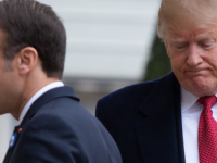 TRUMP PREŠAO SVE GRANICE, FRANCUZI BIJESNI ZBOG BRUTALNOG PONIŽAVANJA MACRONA: 'Žena ga bije, još se oporavlja od desnog krošea!' (VIDEO)