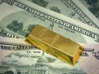 HISTORIJSKI PREOKRET: Dolar na koljenima – zlato nakon tri decenije zbacilo američke obveznice sa trona globalnih rezervi