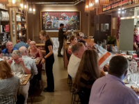 KRAJ 'SKROLANJA' UZ VEČERU: Sve više restorana u SAD-u uvodi strogu zabranu mobilnih uređaja