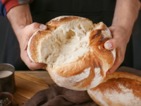 SVJEŽ HLJEB I NAKON 3 DANA: Ubacite jednu namirnicu u kesu i biće mekan kao da je tek pečen