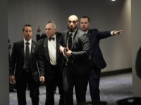 KONTROVERZE OKO RANJAVANJA AGENTA TOKOM NAPADA NA TRUMPA: Ko je zapravo pucao?