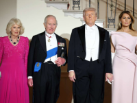 SNIMAK KOJI JE OBIŠAO SVIJET: Svi bruje o neprijatnoj sceni Melanije i Donalda Trumpa pred kamerama (VIDEO)