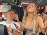 DRUŠTVENE MREŽE GORE ZBOG SNIMKE IZ NJEMAČKE: Bosanka u autobusu punom Nijemaca zapjevala 'Dubiozin' hit, pogledajte njihove reakcije!