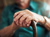 KOGNITIVNO ZDRAVLJE: Ovo je navika koju neurolozi preporučuju ukloniti od 65. godine života radi zaštite zdravlja mozga