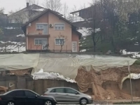 ALARMANTNA SITUACIJA U TK: Poplave i klizišta ugrožavaju stambene i privredne objekte, u Srebreniku poplavljeno dvorište vjerskog objekta (FOTO)