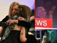 NIJE SE DAO OMESTI: Dok su u metežu svi bježali i skrivali se ispod stolova, pogledajte što on radi...(VIDEO)