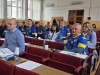 POLA VIJEĆNIKA BOSANSKOG PETROVCA DOŠLO NA SJEDNICU U BOJAMA BiH: Osim SNSD, evo od koga je još izostala podrška