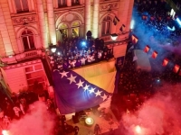 OBRATILI SE DŽEKO I BARBAREZ: Zmajevi izazvali apsolutni delirij, desetine hiljada ljudi pred Vječnom vatrom u Sarajevu