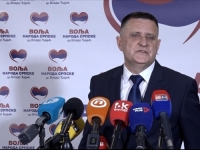 VLADO ĐAJIĆ PREDSTAVIO STRANKU: 'Narodu treba neko ko je narodni' (VIDEO)