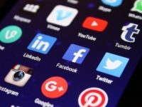 OSTAO KRATKIH RUKAVA: Povjerovao u romantiku preko društvenih mreža pa prevaran za više od 10 hiljada eura