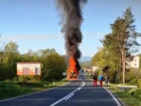 DRAMA NA MAGISTRALNOM PUTU: Zapalio se kamion, saobraćaj obustavljen