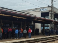 PORAŽAVAJUĆE: Pobuna željezničara, obustavljen rad - 'Radnici bez osiguranja, jedan čeka operaciju od 16.000 KM!'