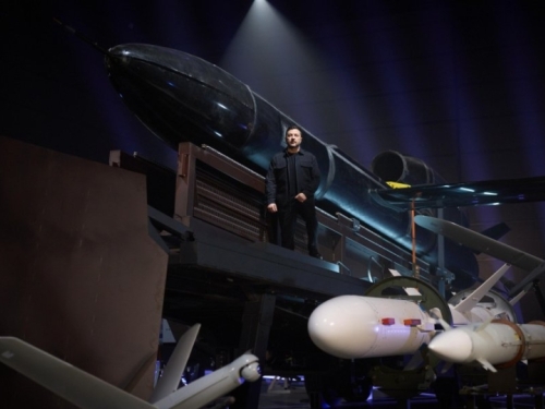 ZELENSKI POKAZAO SVIJETU SVU VATRENU MOĆ UKRAJINE: 'Domaće, učinkovito i snažno'