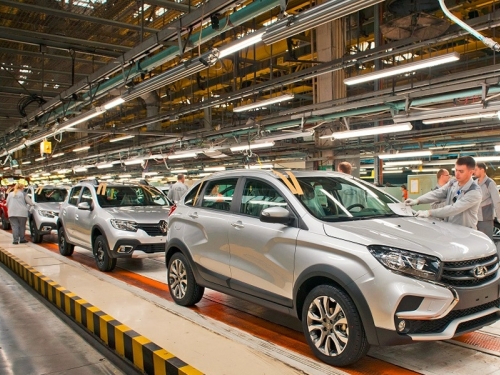 TEŽAK UDARAC PUTINOVOJ AUTOINDUSTRIJI: Sunovrat legendarnog ruskog modela automobila, zna se i 'krivac'...