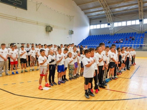 SJAJNA ENERGIJA I TAKMIČARSKI DUH: Više od 300 mladih na Omladinskim olimpijskim igrama u Gornjem Vakufu-Uskoplju!