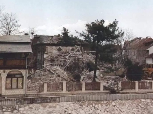 RATNI ZLOČIN U SEMBERIJI: Na današnji dan 1993. srušene su sve džamije u Janji