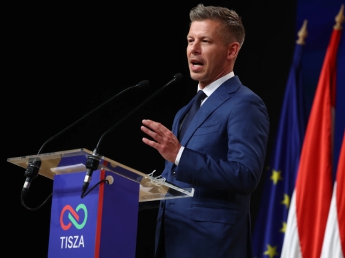 ŠTA TO ORBAN KRIJE?: Masovno se pale dokumenti u ministarstvima, Magyar poslao upozorenje