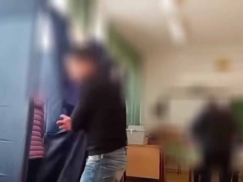 MAĐARSKA NA NOGAMA: Pogledajte kakve prevare vrše Orbanovi ljudi na biralištima... (VIDEO)