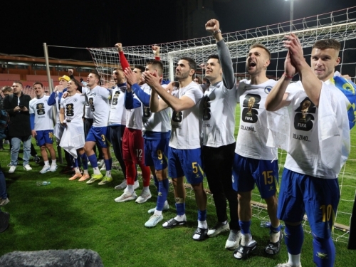 STRAH GOLMANA OD PENALA: Šta zna dijete šta je Donnarumma, zaleti se i puca!