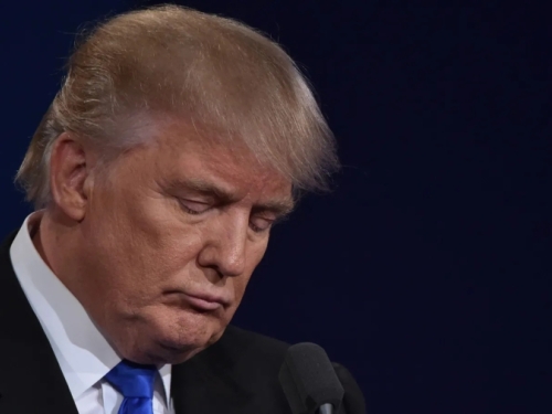 TRUMP POPUSTIO?: Odustaje od blokade Hormuza nakon savjeta iz Pakistana