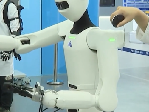 ZABORAVITE SVE ŠTO STE ZNALI O OPASNOM POSLU: Mašine koje ne poznaju strah zamjenjuju ljude na dalekovodima