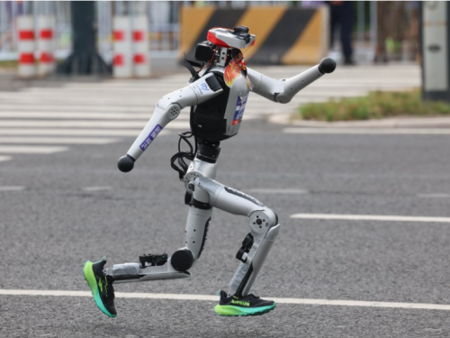 NESTVARNI SNIMCI IZ KINE: Robot istrčao polumaraton brže od bilo kojeg čovjeka u historiji (VIDEO)