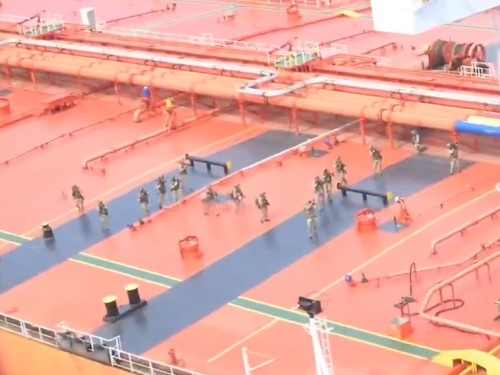 PALA 'TIFANI': Pogledajte kako su američke snage noćas presrele i zaplijenile još jedan sumnjivi brod (VIDEO)