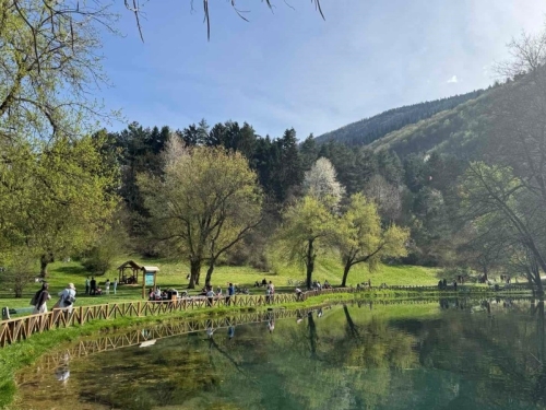 AKO OSTAJETE U GRADU: Evo na kojim lokacijama oko Sarajeva je dozvoljeno roštiljanje za 1. maj