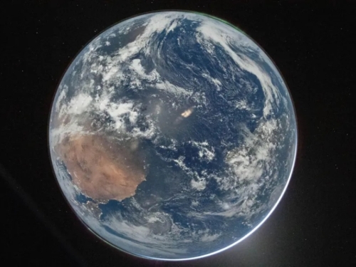 ZEMLJA IZ SVEMIRA: Artemis II stigao na pola puta do Mjeseca – evo prve 'spektakularne' slike kakve nismo vidjeli od 1972. godine