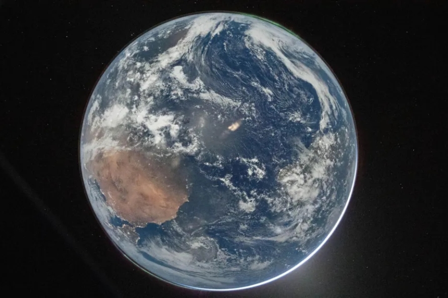 ZEMLJA IZ SVEMIRA: Artemis II stigao na pola puta do Mjeseca – evo prve 'spektakularne' slike kakve nismo vidjeli od 1972. godine