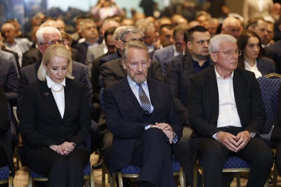 'SDA MORA NADJAČATI TROJKU': Bakir Izetbegović poslao jasnu poruku sa obilježavanja 36 godina Stranka demokratske akcije (FOTO)