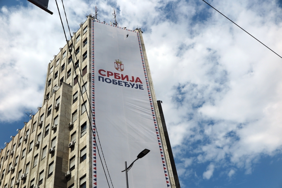 BEOGRAD NA NOGAMA ZBOG OGROMNOG REKLAMNOG PLATNA SNS-a: Njihov ministar tvrdi da ne zna ko ga je postavio