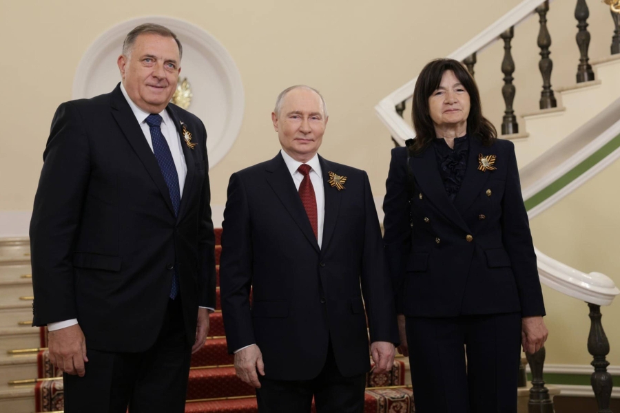 JELI, PILI I SLAVILI: Putin u Kremlju 'nazdravljao' s Dodikom (FOTO)