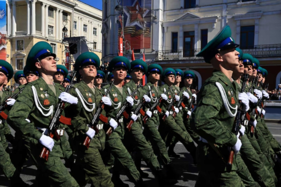 PARADA PORAŽENE VOJSKE: Duže joj je trebalo od Avdiivke do Pokrovska nego Crvenoj armiji od Moskve do Berlina