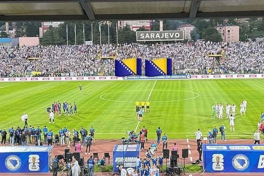 EMOTIVAN TRENUTAK NA KOŠEVU: Povrijeđeni Barišić stigao da bodri Zmajeve pred Mundijal