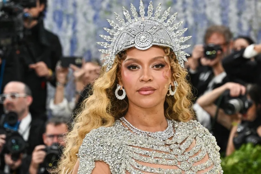POVRATAK KOJI JE MODNI SVIJET DUGO ČEKAO: Beyonce pokorila Met Galu 2026. u pratnji porodice! (FOTO)