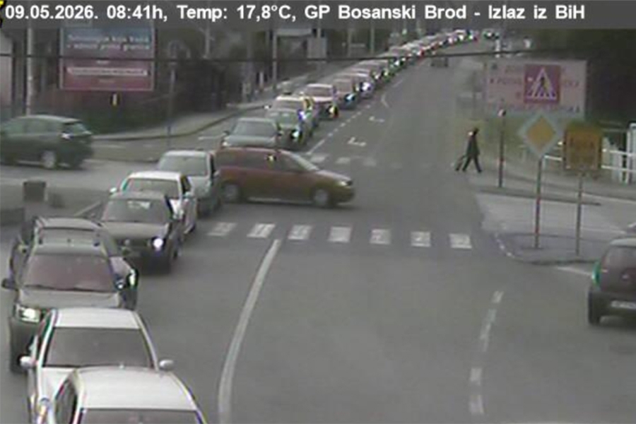 ČEKA SE SATIMA: Duge kolone vozila na izlazu iz Bosne i Hercegovine na graničnim prijelazima...