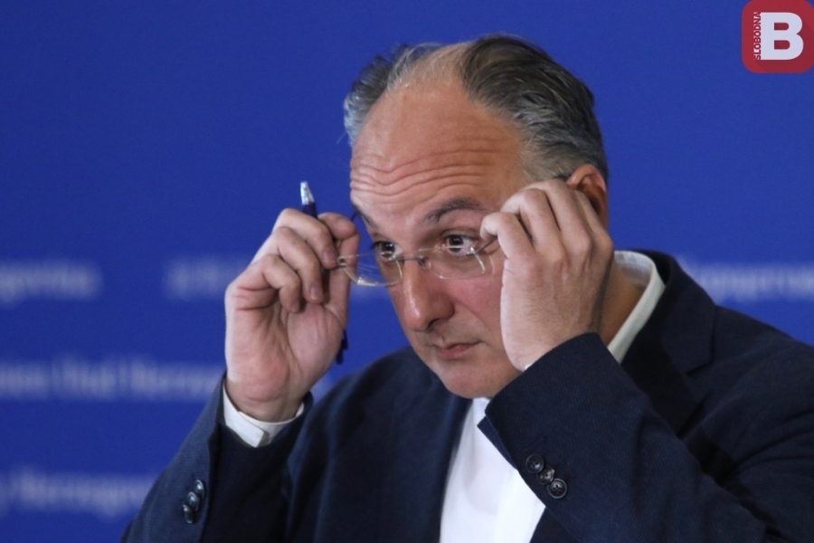 KARTE SU NA STOLU: Ambasador u Njemačkoj Damir Arnaut ima važne vijesti za bh. dijasporu, ali i turiste...