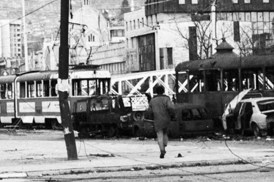 'SAD I DA POGINEM NIJE MI ŽAO...': Sjećanje na hrabrog Sarajliju, junaka otpora u glavnom gradu BiH...