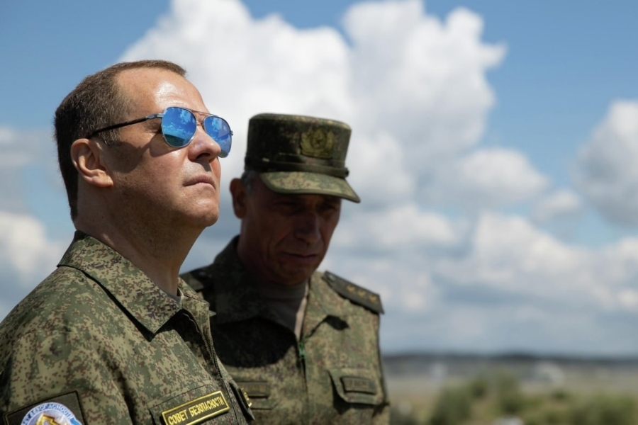 MEDVEDEV POSLAO NOVO UPOZORENJE: 'Ako bude napada na nuklearke, odgovor će biti simetričan'