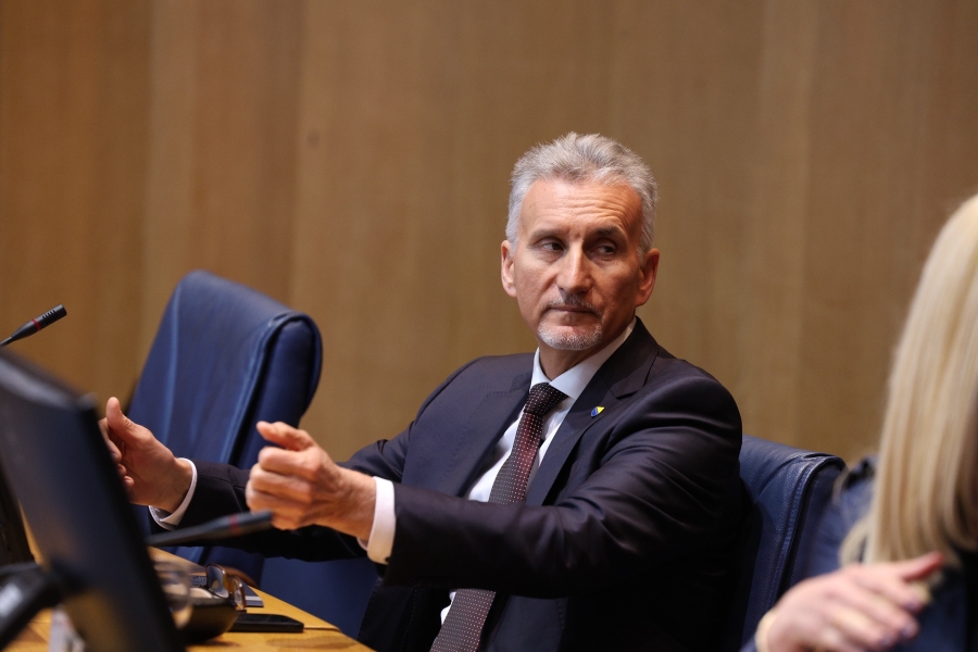 BURNO U SARAJEVU: Predsjedavajući Doma naroda Parlamentarne skupštine Bosne i Hercegovine Kemal Ademović sazvao hitnu sjednicu...